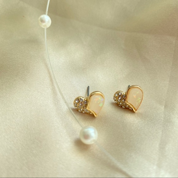 Lagom Studio Jewelry - 💙Unique Rhinestone Shell Hearts Stud Earrings